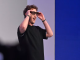 Mark Zuckerberg Thất Bại Khi Demo Kính AI Ray-Ban: Thất Bại Của "Siêu Trí Tuệ" Cho Chúng Ta Hy Vọng